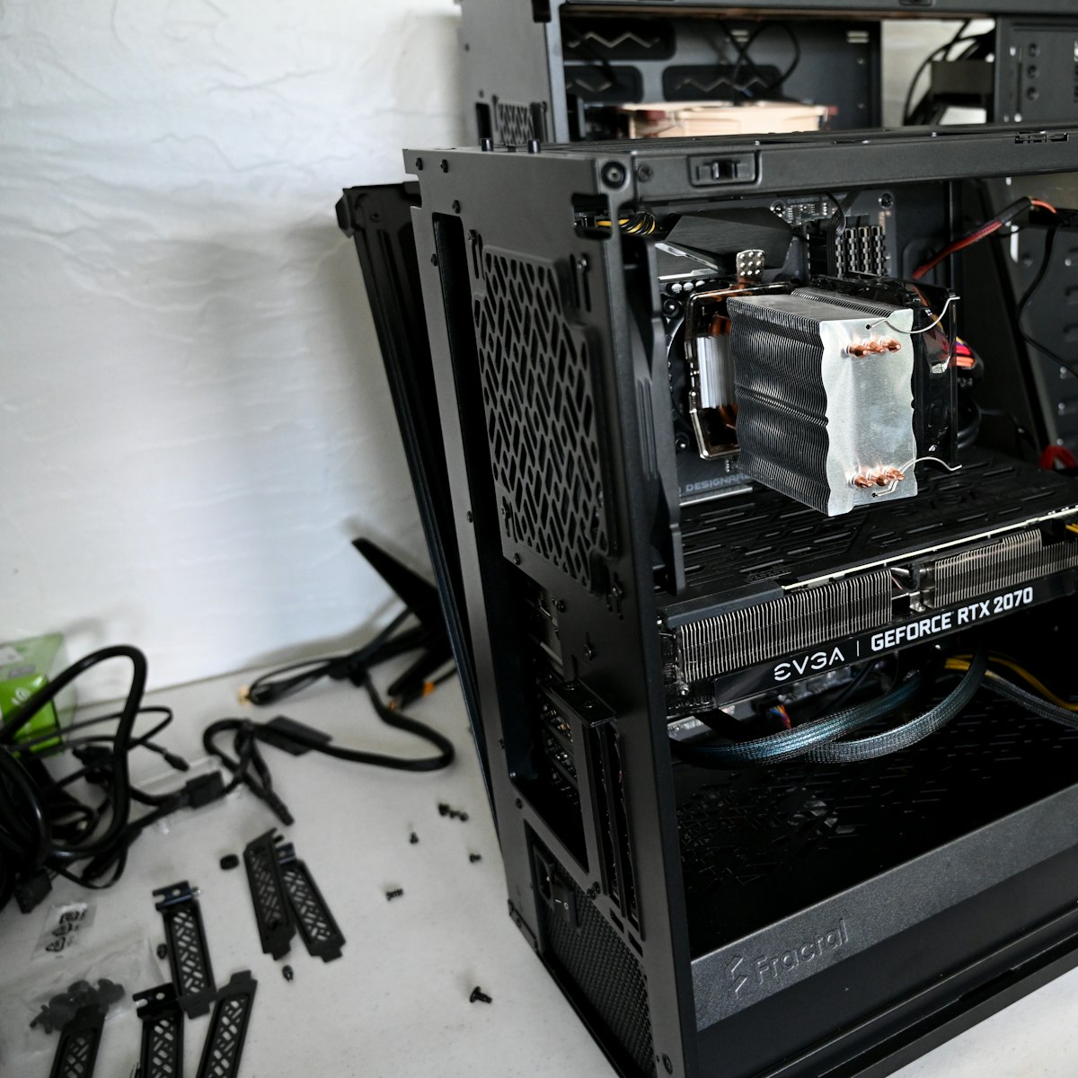 (繁體中文)SURGE 1000W 80 PLUS 金牌